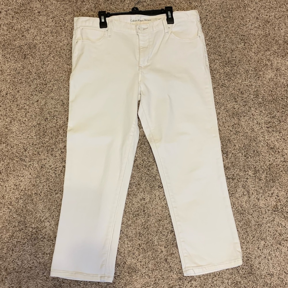 Calvin Klein White Cropped Boyfriend Jeans W29